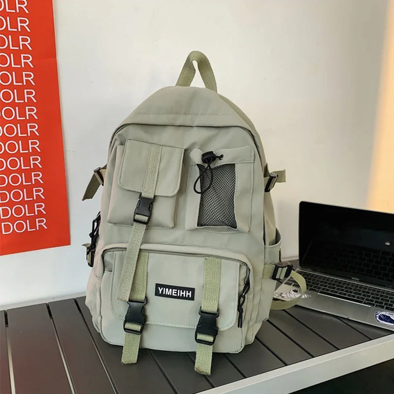Zaino in Tela Unisex - Stile e Funzionalità 🎒✨