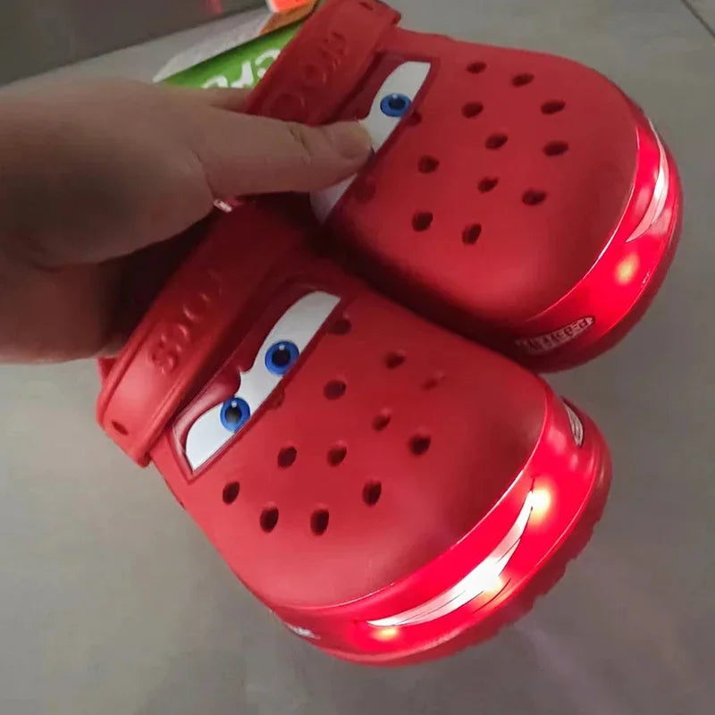 🚗 Ciabattine Sandali Impermeabili Cars – Con Luci LED di Saetta McQueen! ⚡👟