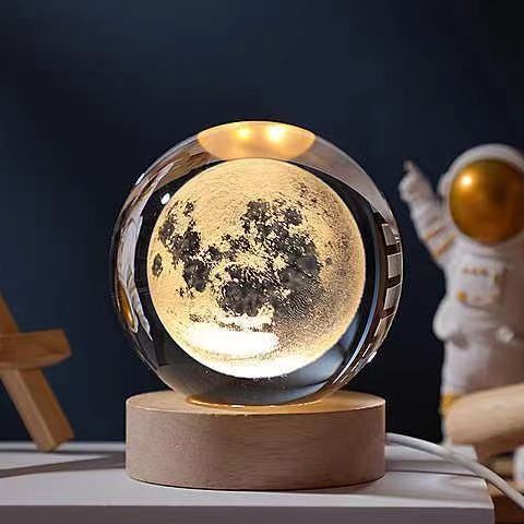 Sfera di Cristallo con Sistema Solare Inciso 3D - Lampada Notturna Luminosa a Luce Calda per Comodino